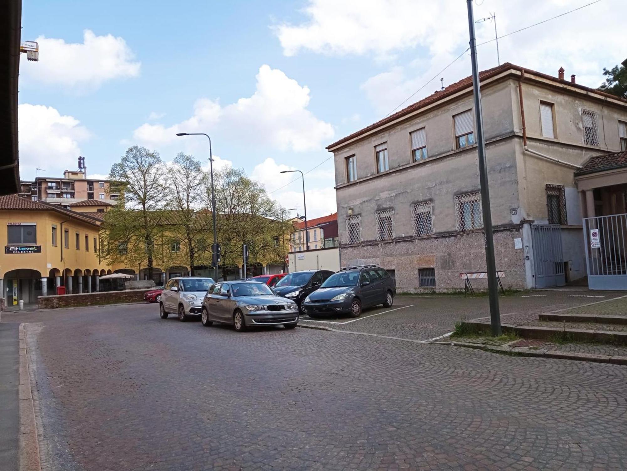 Casa Di Corte A Appartamento *